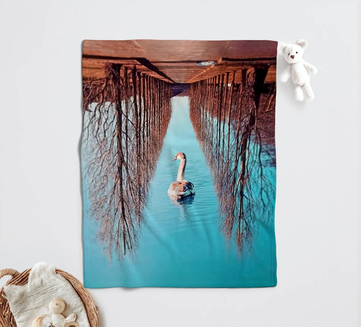 Swanomaly Fleecedecke von mofartmonica