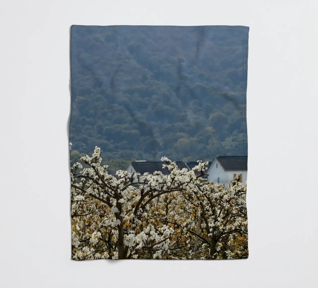 blossoming branches orchard coperta in pile da Histrol