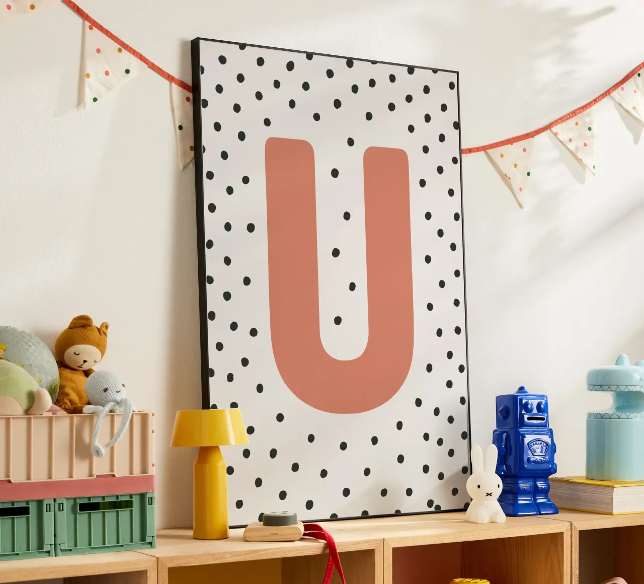 Initial U on dot pattern - Scandinavian style alu-dibond by KidzStudio