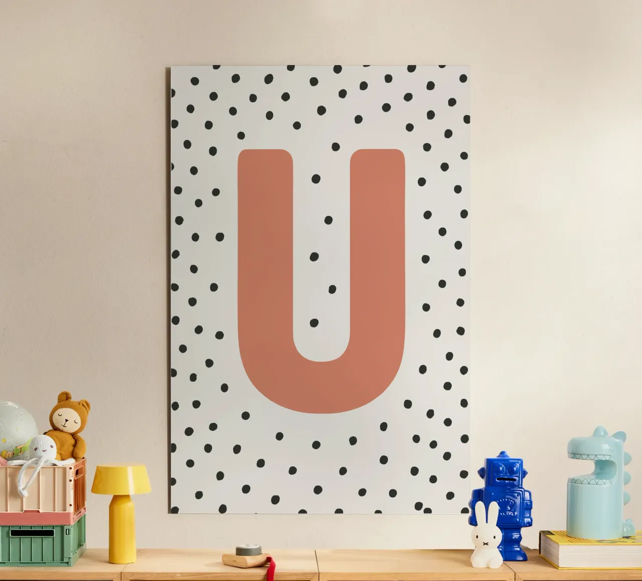 Initial U on dot pattern - Scandinavian style alu-dibond by KidzStudio