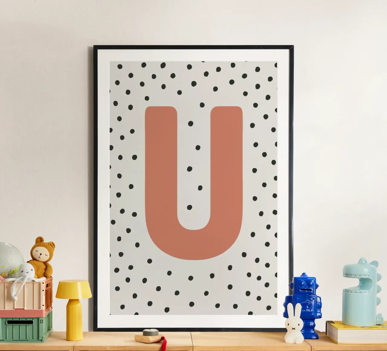 Initiale U auf Punktemuster – Skandinavischer Stil Hahnemühle von KidzStudio