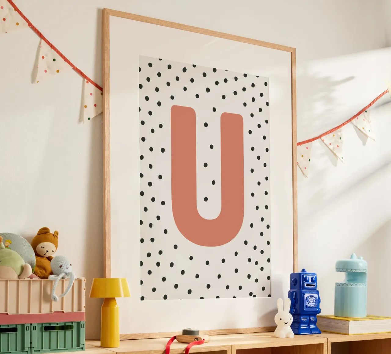 Initiale U auf Punktemuster – Skandinavischer Stil Hahnemühle von KidzStudio