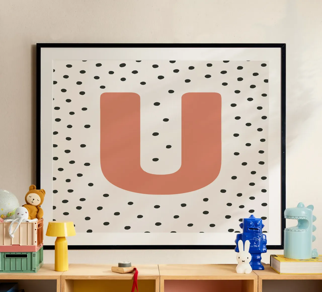Initiale U auf Punktemuster – Skandinavischer Stil Hahnemühle von KidzStudio