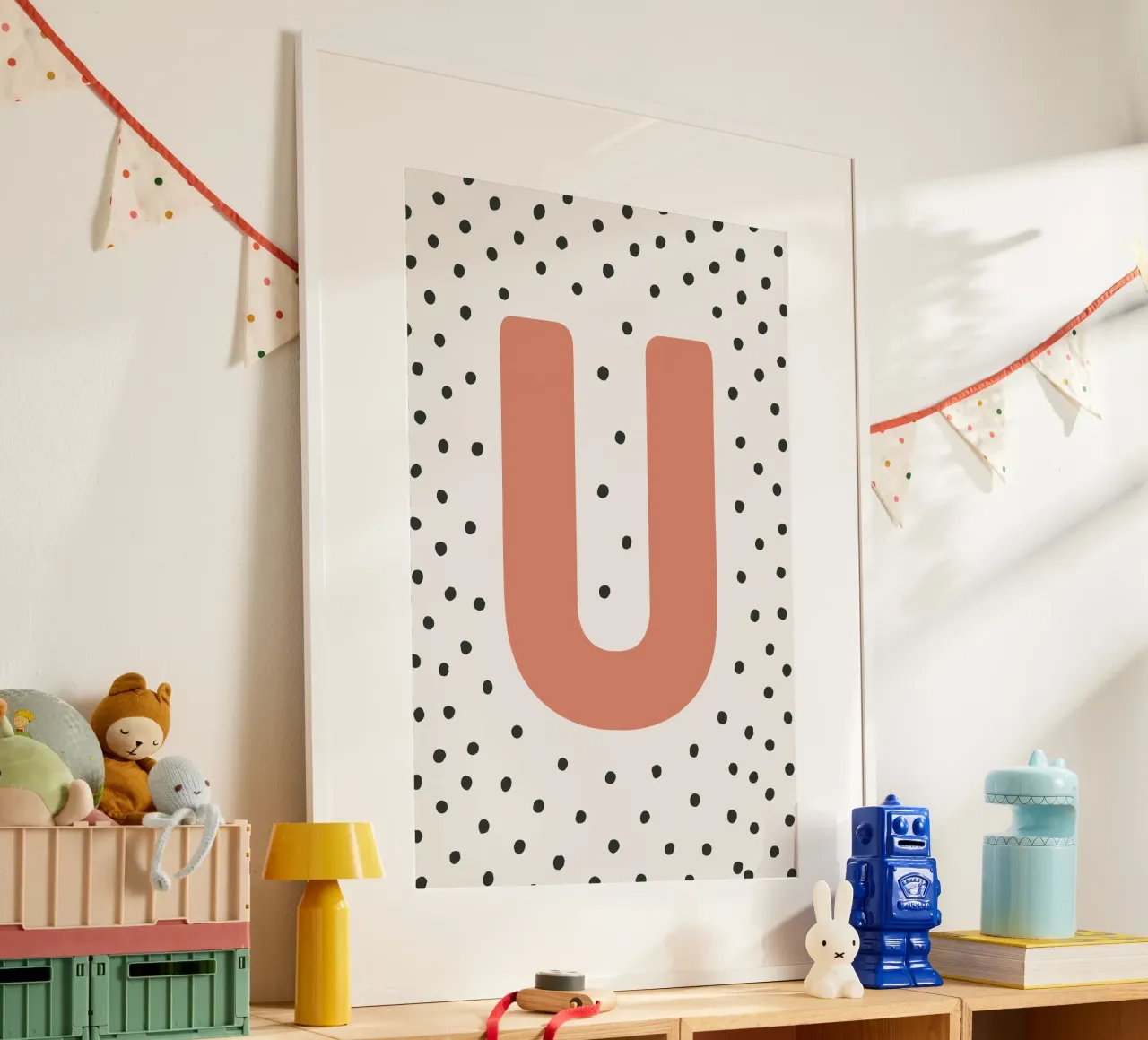Initiale U auf Punktemuster – Skandinavischer Stil Hahnemühle von KidzStudio