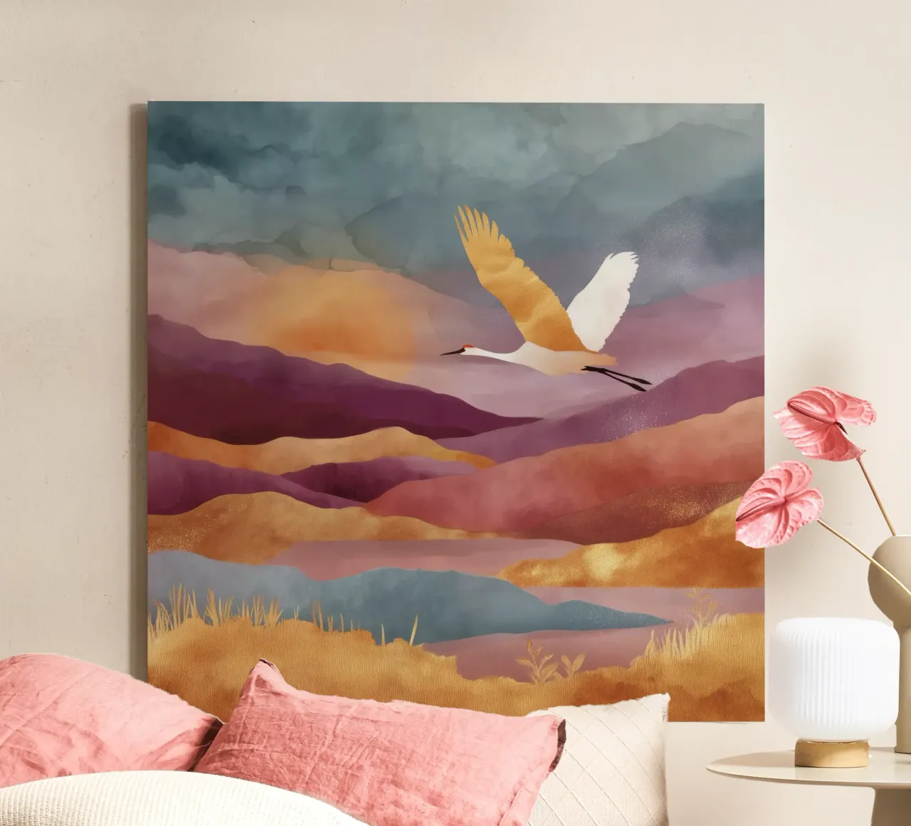 Golden Silence - A Crane Glides Above Painted Hills tela con Cornice a cassetta da Dune