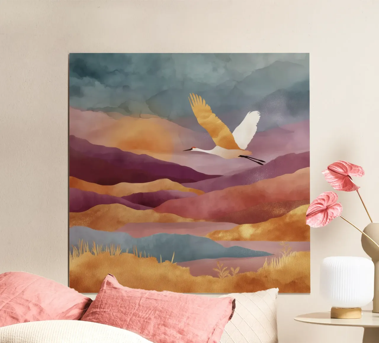 Golden Silence - A Crane Glides Above Painted Hills poster con telaio in alluminio da Dune