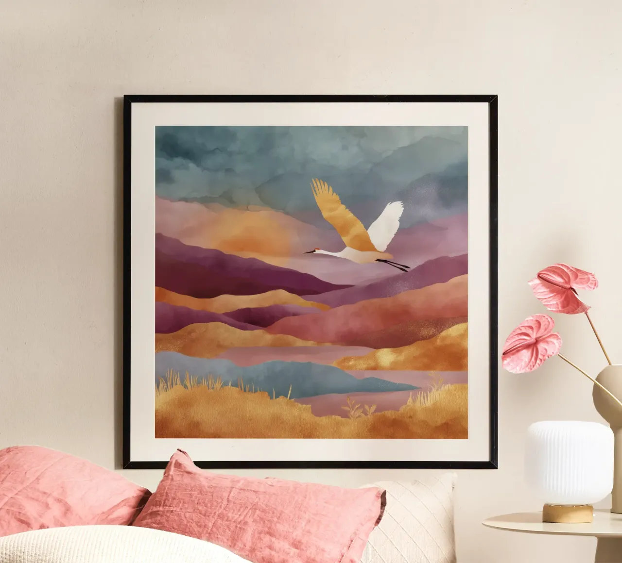 Golden Silence - A Crane Glides Above Painted Hills poster con telaio in alluminio da Dune