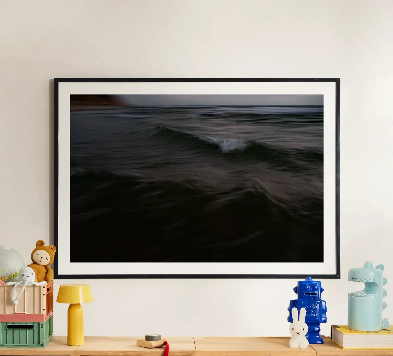 L'unicità delle onde XLVII poster con telaio in plastica da Tal Paz-Fridman