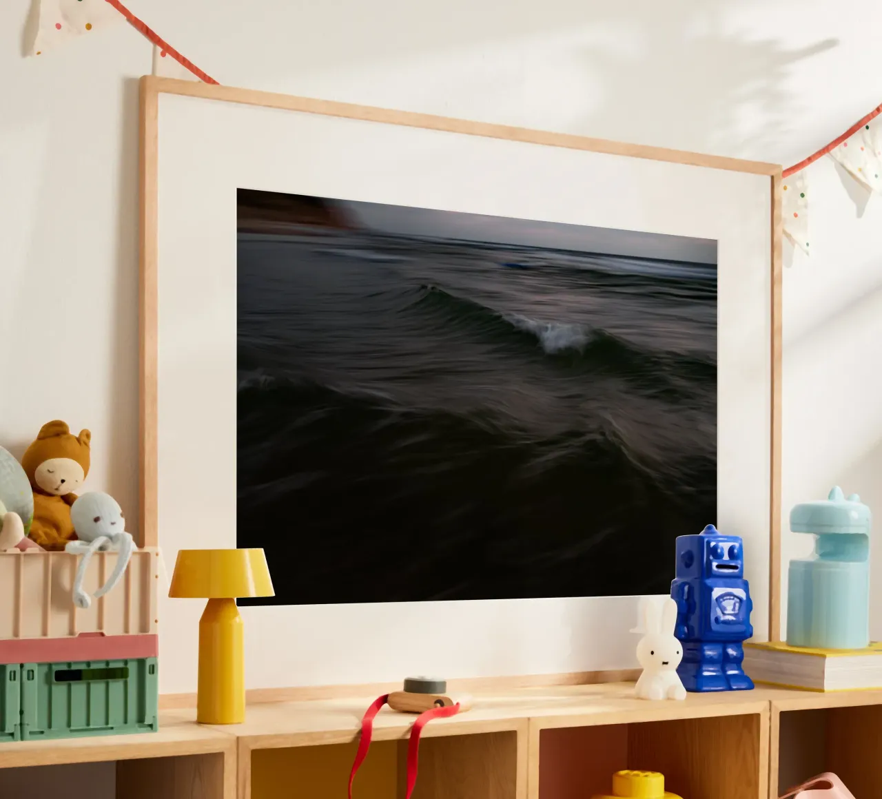 L'unicità delle onde XLVII poster con telaio in plastica da Tal Paz-Fridman
