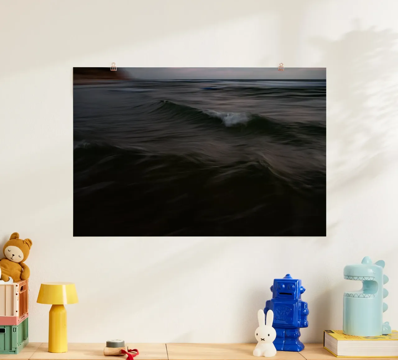 L'unicità delle onde XLVII poster con telaio in plastica da Tal Paz-Fridman