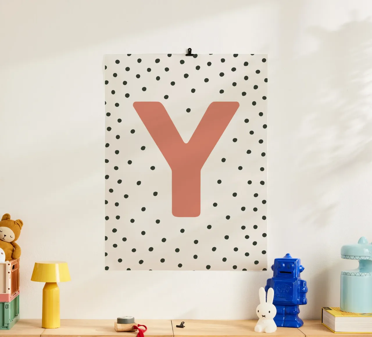 Monogramma Y con motivo a punti - Decorazione murale moderna poster con telaio in alluminio da KidzStudio