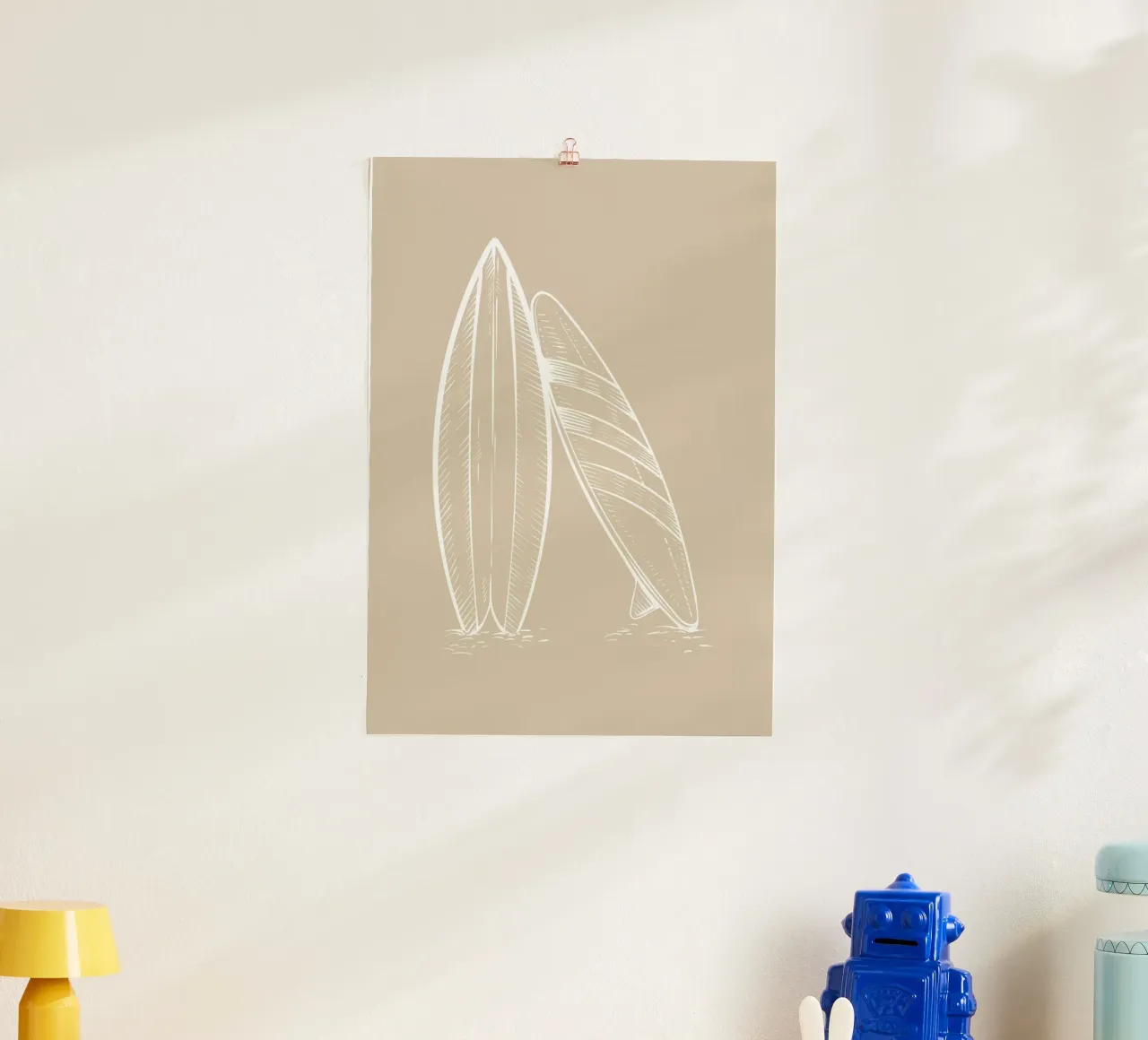Tavola da surf Beach Art Boho Beige Poster poster con telaio in alluminio da dawnthesea