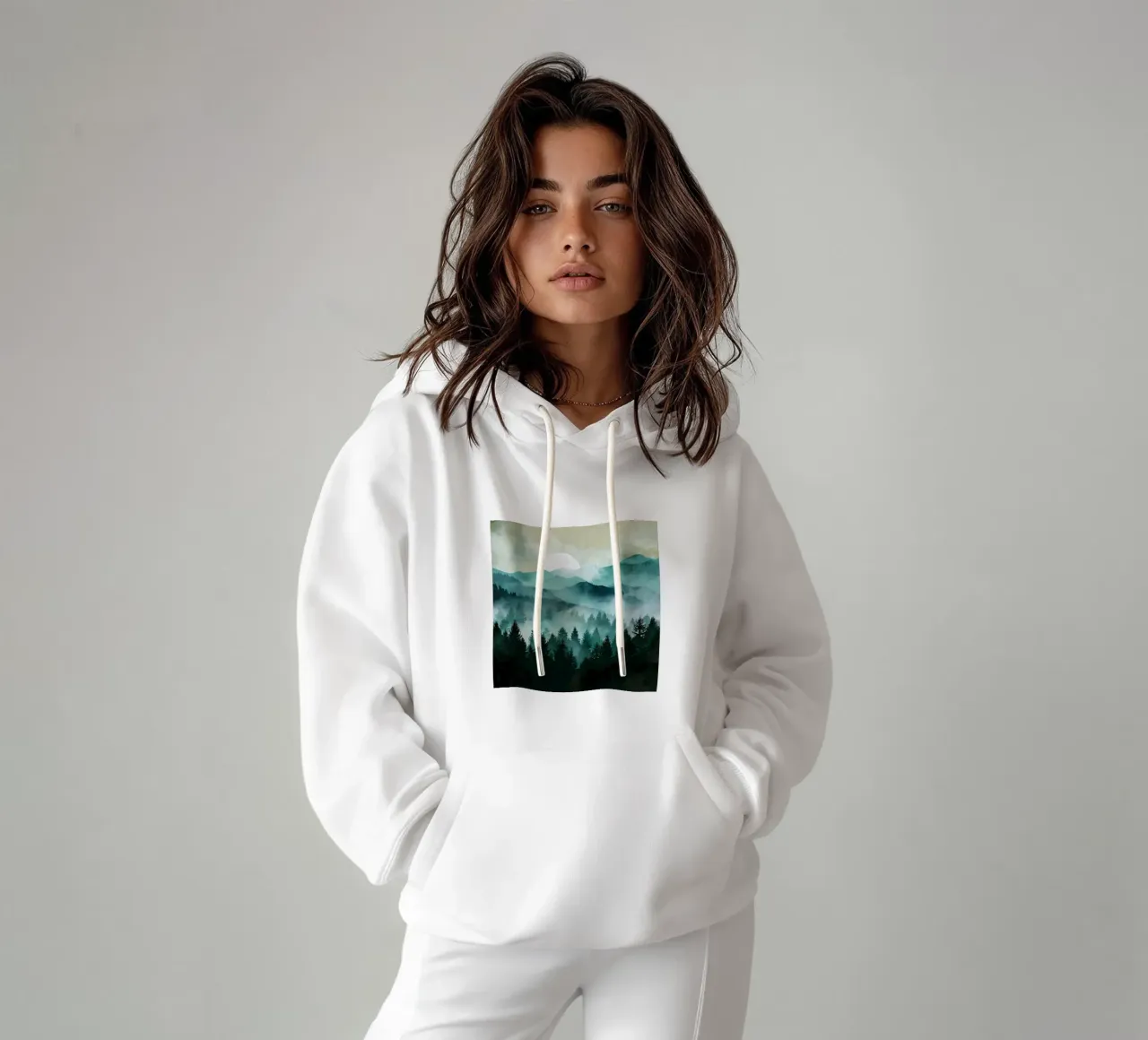 Veil of Pines - Mist Rising in a Forest Dawn sudadera con capucha de Dune