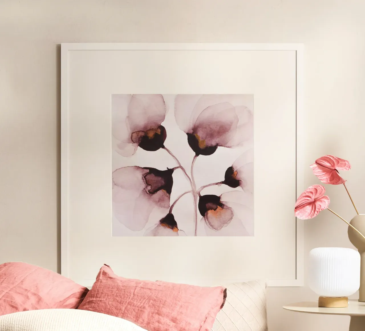 Blume Aquarellmalerei in staubigem Rosa Poster mit Kunststoffrahmen von Ingrid Beddoes