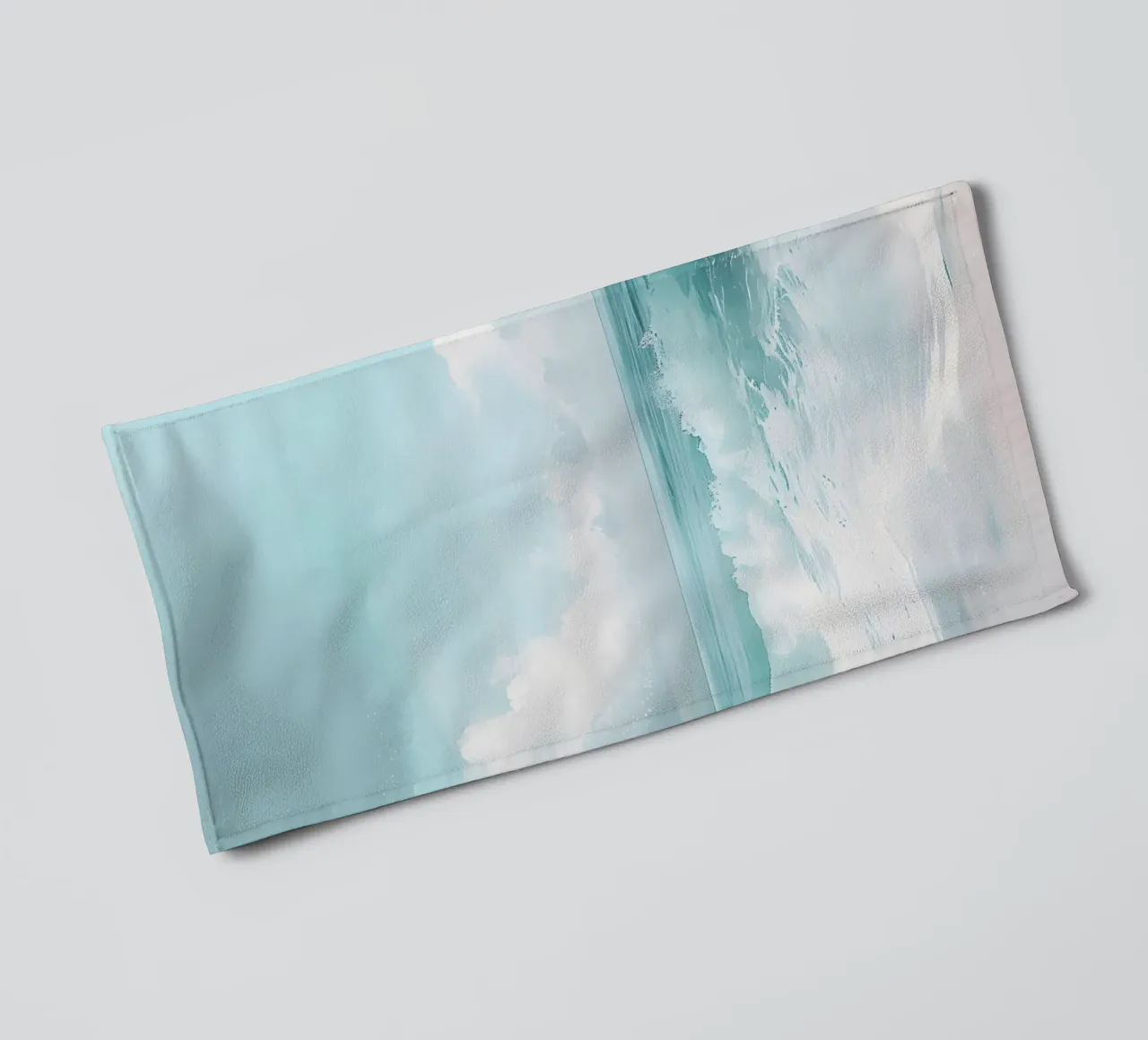 Rustige oceaangolven - Minimalistisch kustgezicht badhanddoek van dawnthesea
