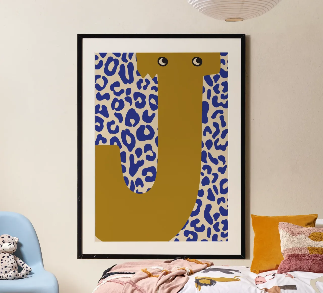 Divertente mostro lettera J con sfondo leopardato poster da ALLÉE DE PAPIER