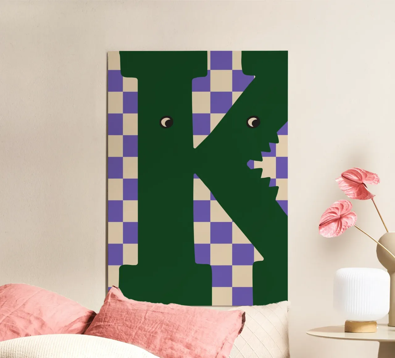 Divertente mostro lettera K con sfondo a scacchiera poster con telaio in alluminio da ALLÉE DE PAPIER