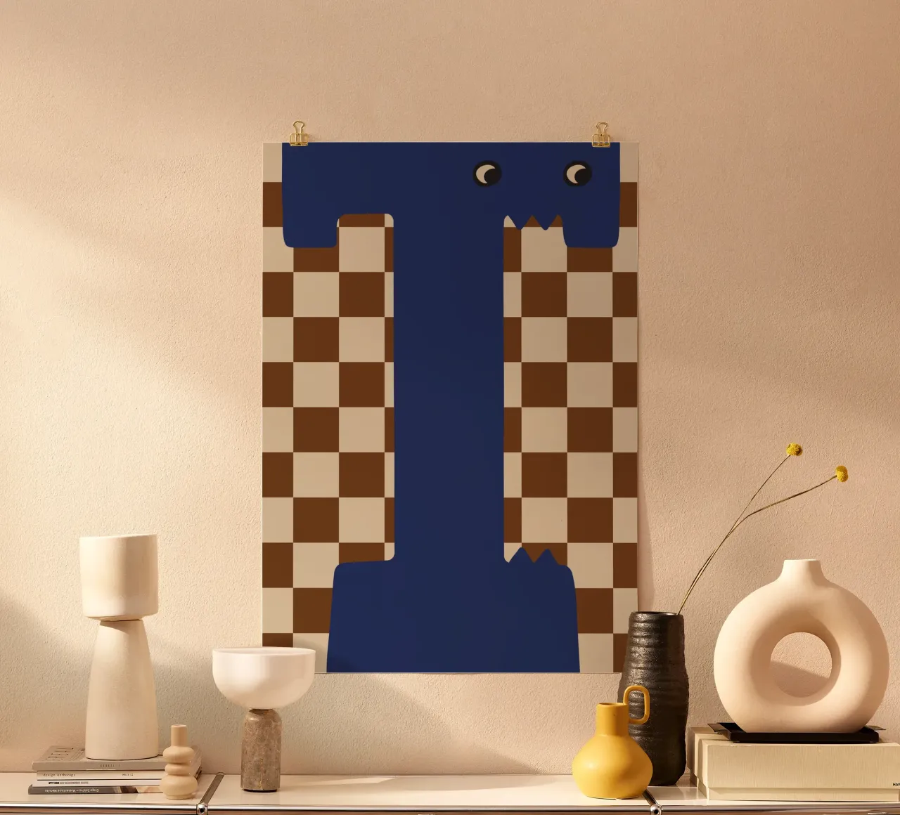 Lustiger Monster-Buchstabe T mit schachbrettartigem Hintergrund Poster von ALLÉE DE PAPIER