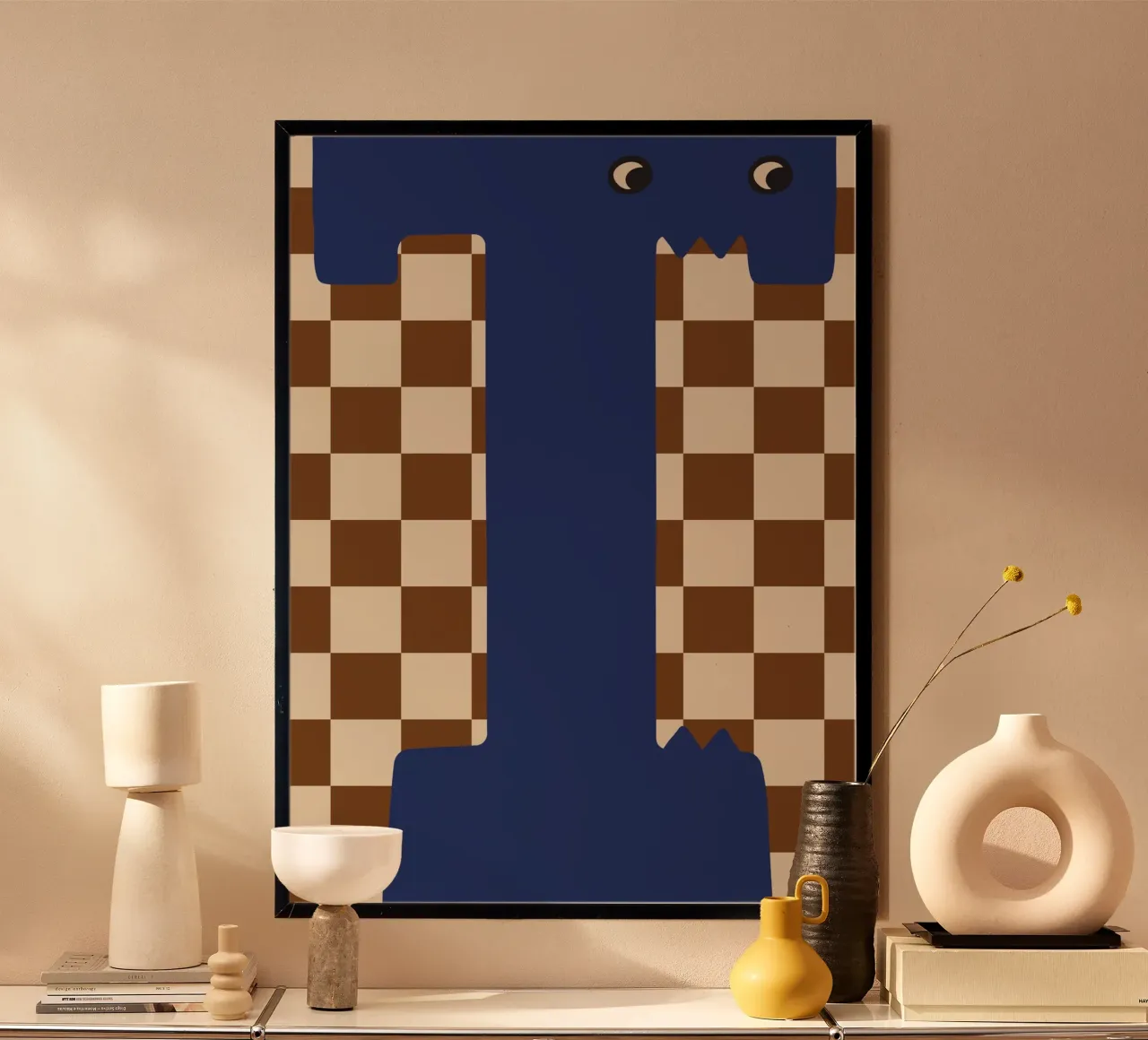 Lustiger Monster-Buchstabe T mit schachbrettartigem Hintergrund Poster von ALLÉE DE PAPIER