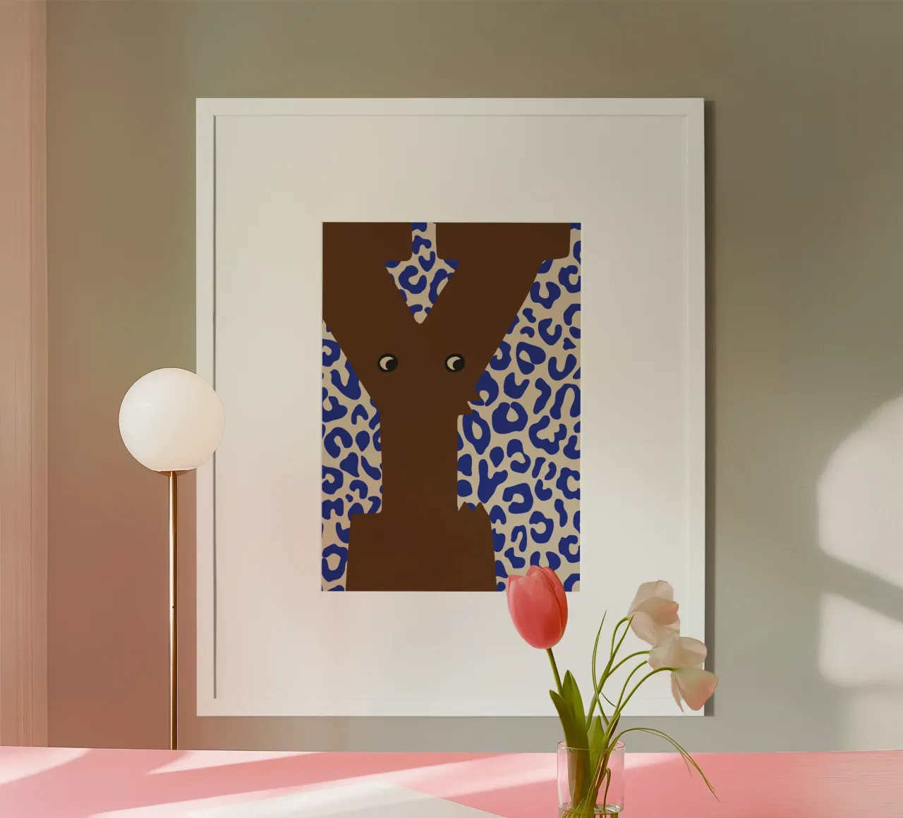 Divertente mostro lettera Y con sfondo leopardato poster da ALLÉE DE PAPIER