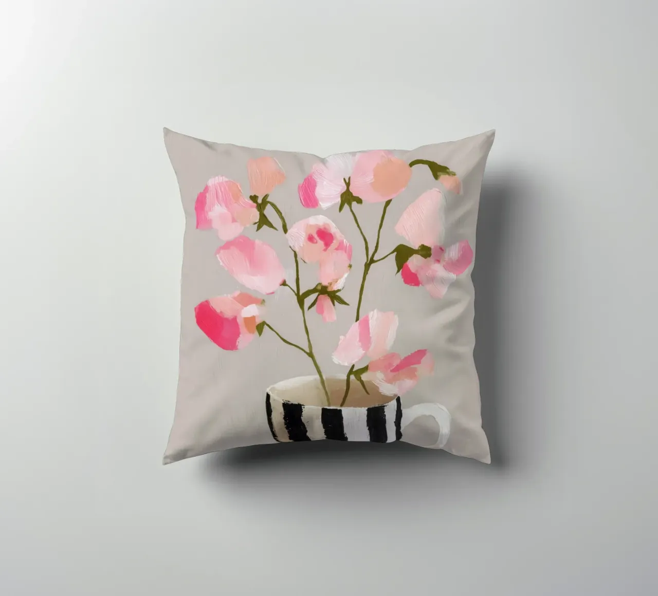 Tazza a righe con fiori rosa cuscino da Carinaprint