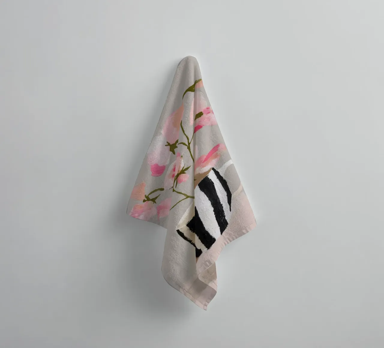 Tazza a righe con fiori rosa asciugamano da bagno da Carinaprint