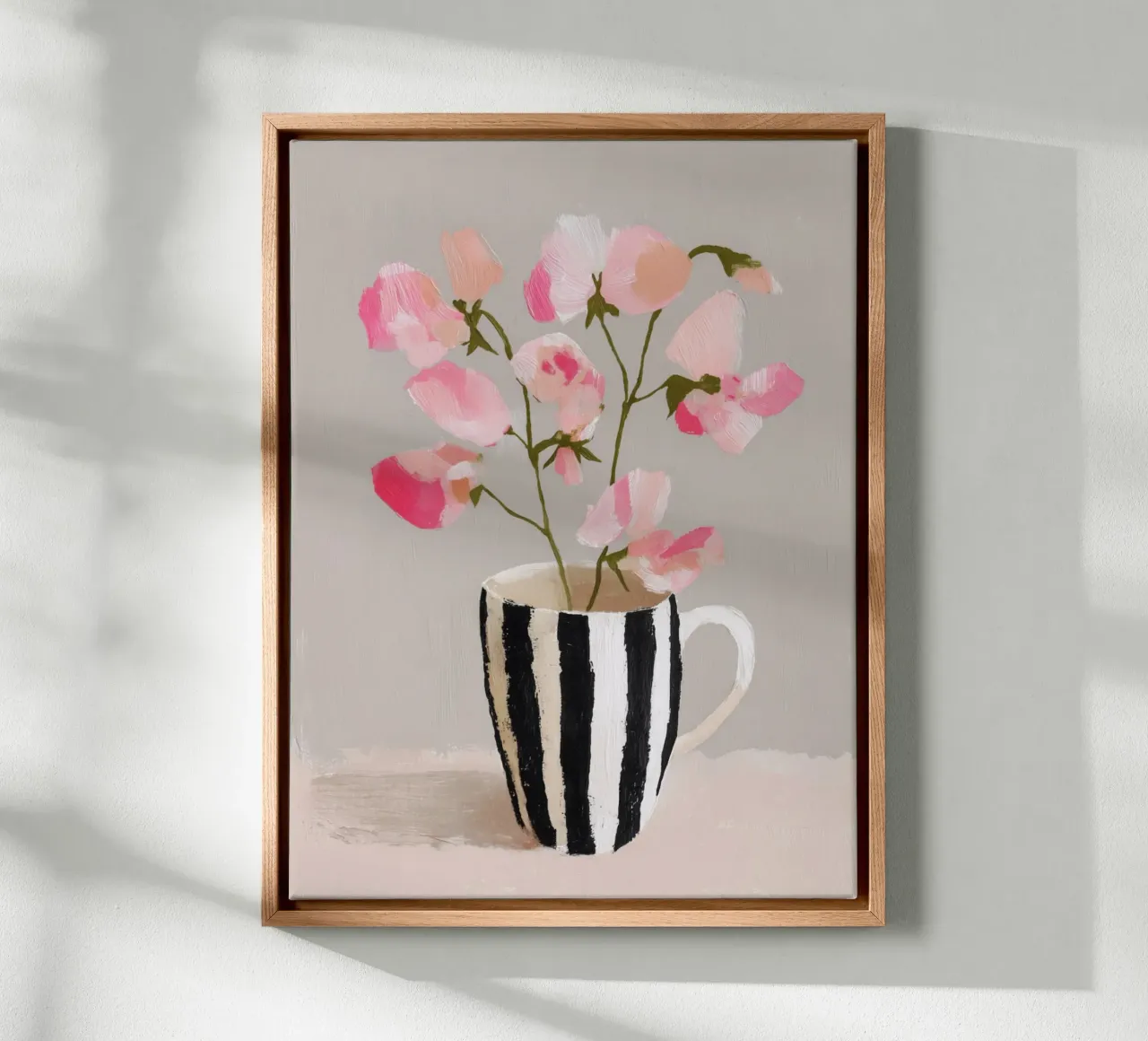 Tazza a righe con fiori rosa tela con Cornice a cassetta da Carinaprint