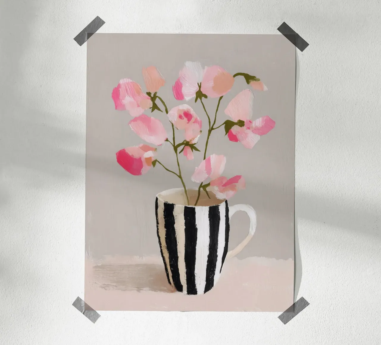 Tazza a righe con fiori rosa poster da Carinaprint