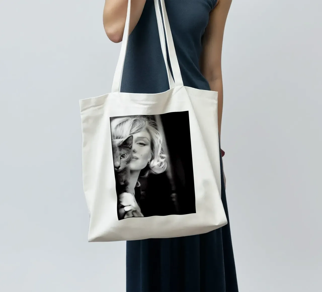Marilyn con gatto borsa in juta da glover studio