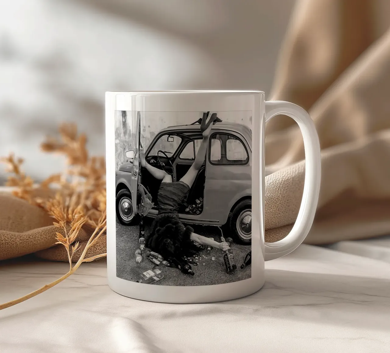 Schianto sull'auto tazza in ceramica da glover studio