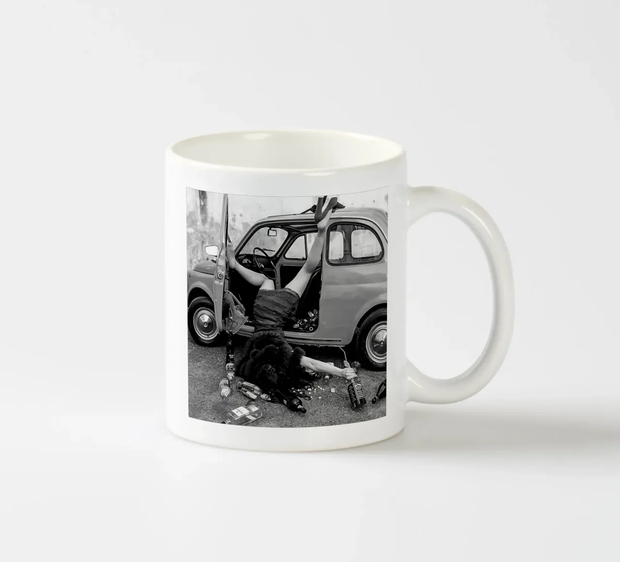 Schianto sull'auto tazza in ceramica da glover studio