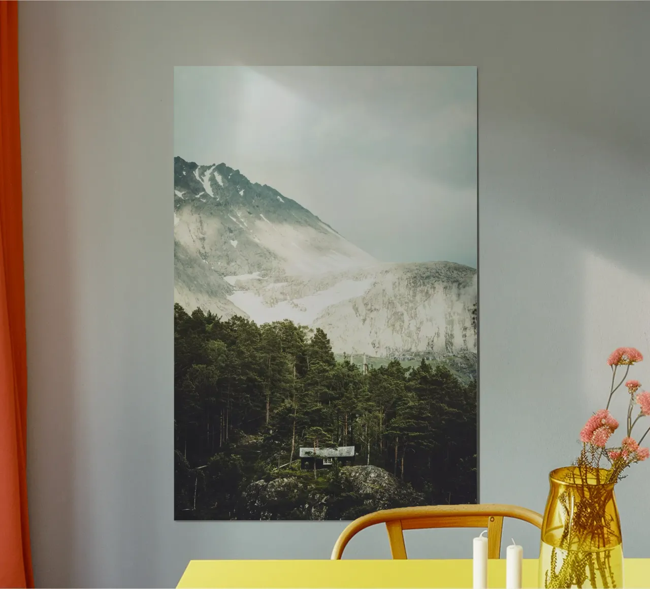 La baita in montagna poster con telaio in alluminio da thetraveller