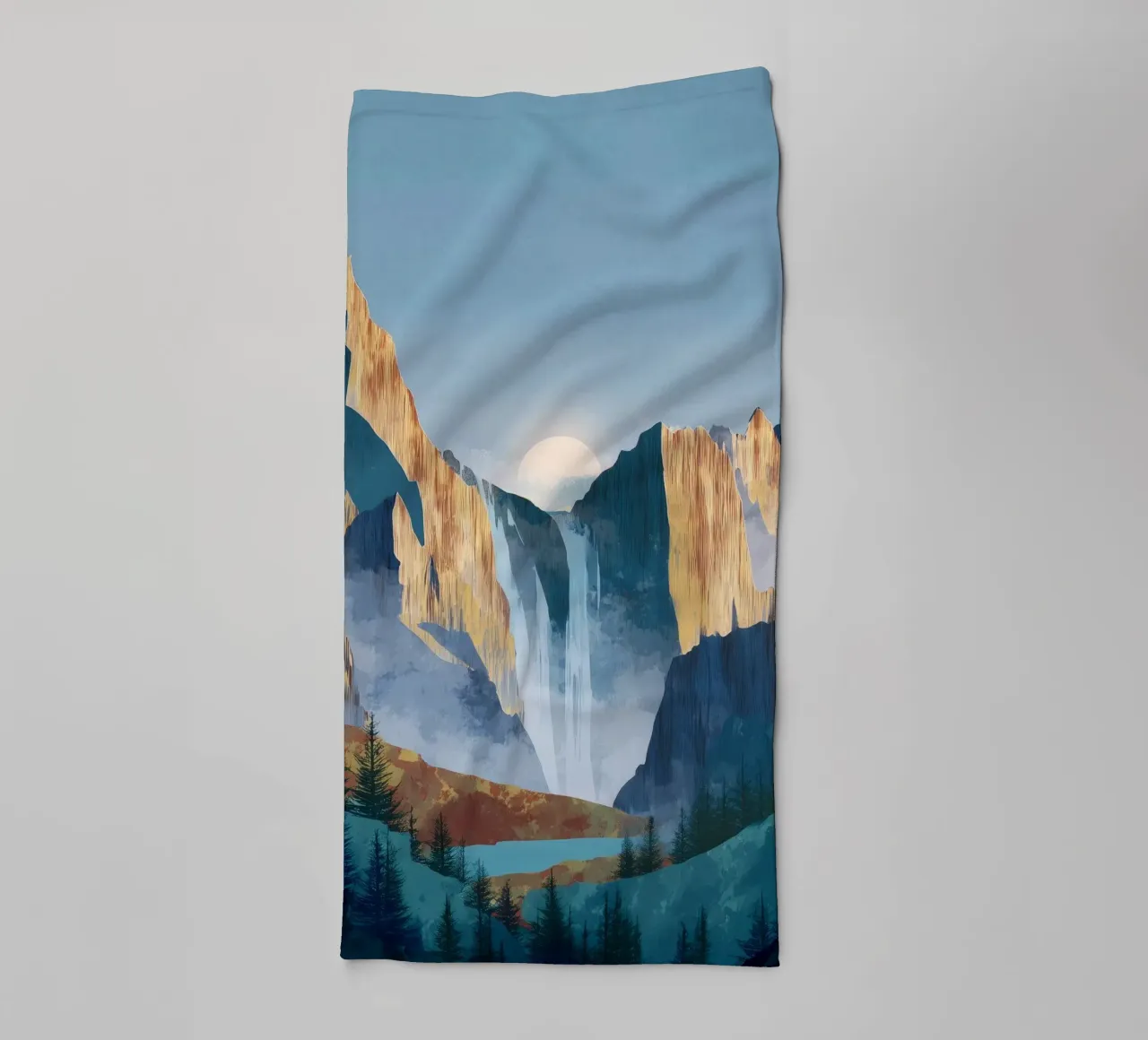 Waterfall Mountain Landscape Print asciugamano da bagno da Dune