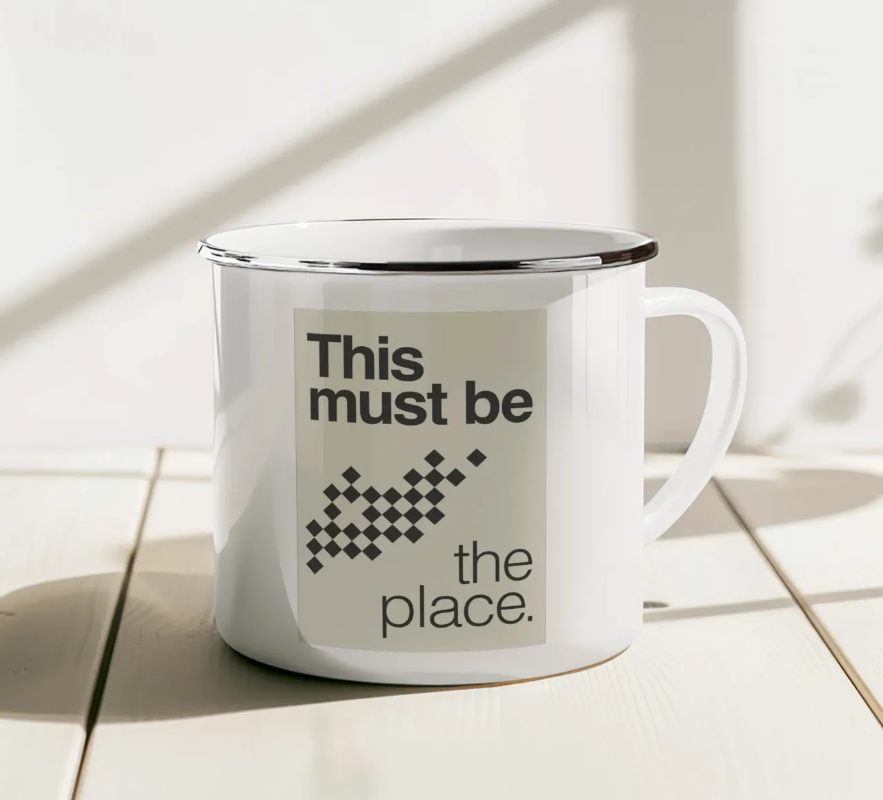 tipografia lettering minimalista tazza in smalto da Eva Rogers