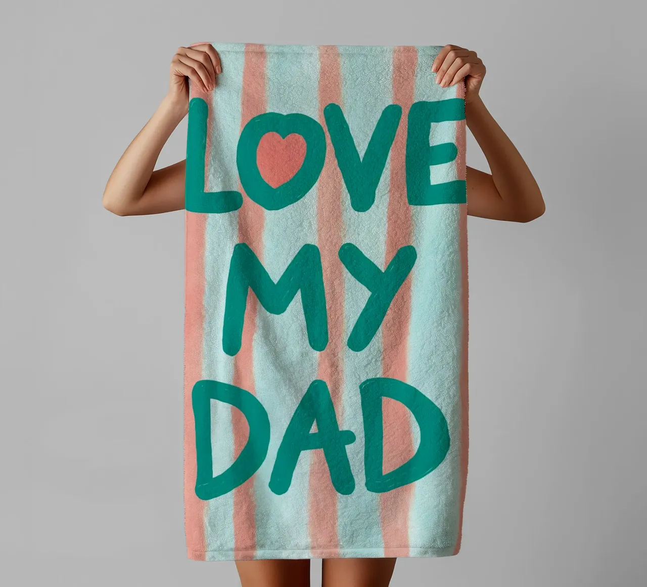 Message "Love my Dad" avec un cœur serviette de bain de Carinaprint