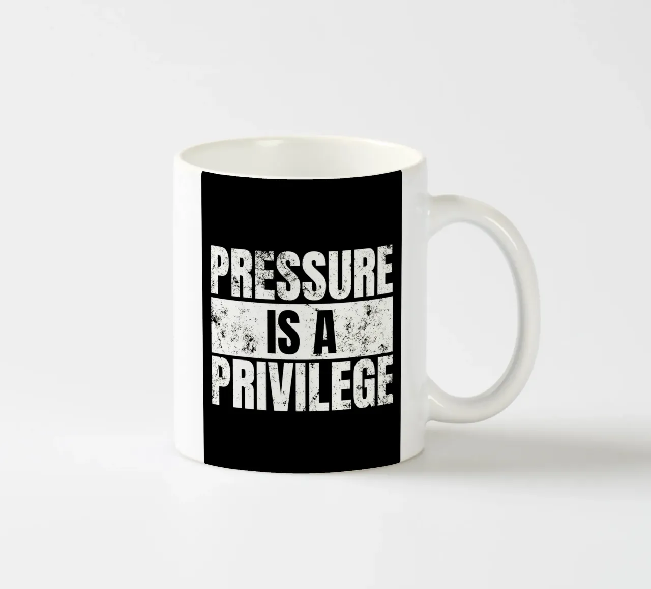 La pressione è un privilegio tazza in ceramica da Nucci Studio