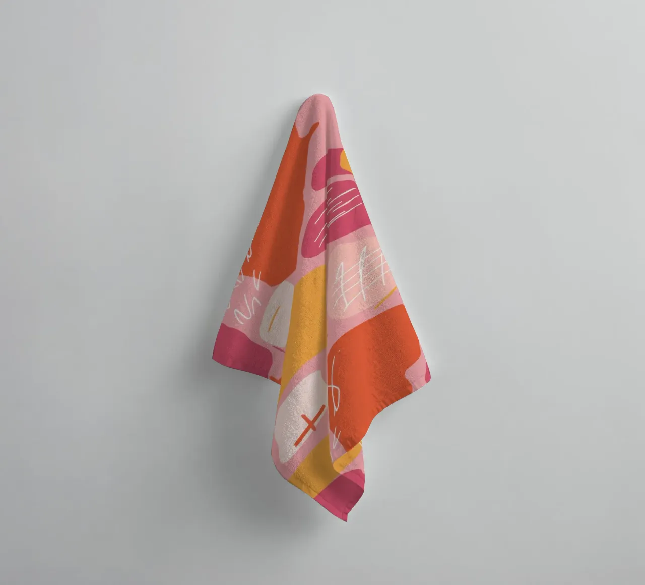 Warm abstract landschap badhanddoek van Thistle Bloom