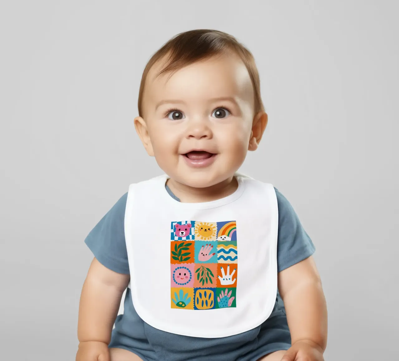 Cute Character Patchwork Babylätzchen von Selene Shade