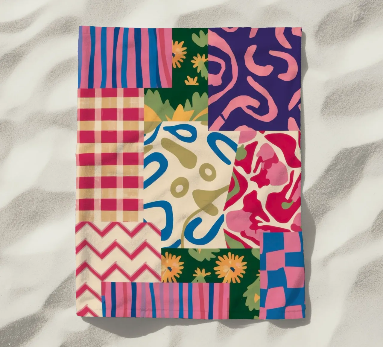 Patchwork krabbelpatroon strandhanddoek van Obs Canvas