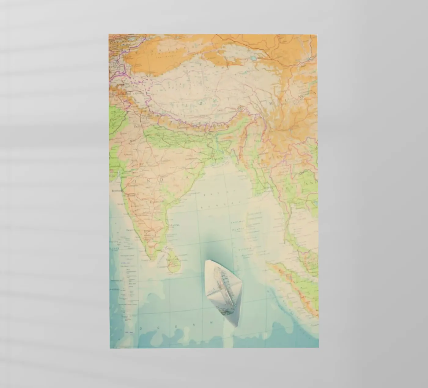 map-india pellicola backlit da Ingrid Beddoes