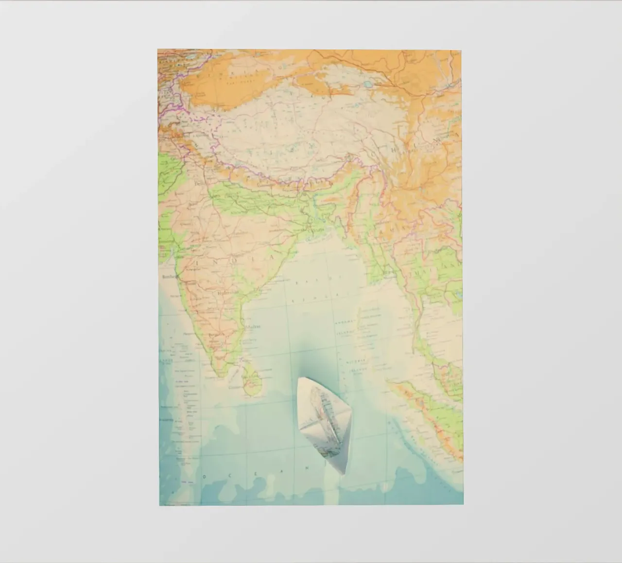 map-india pellicola backlit da Ingrid Beddoes