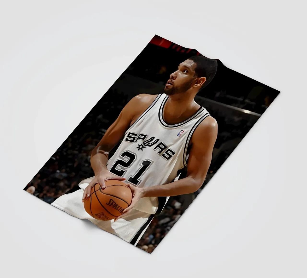 Tim Duncan coperta in pile da Low poly art