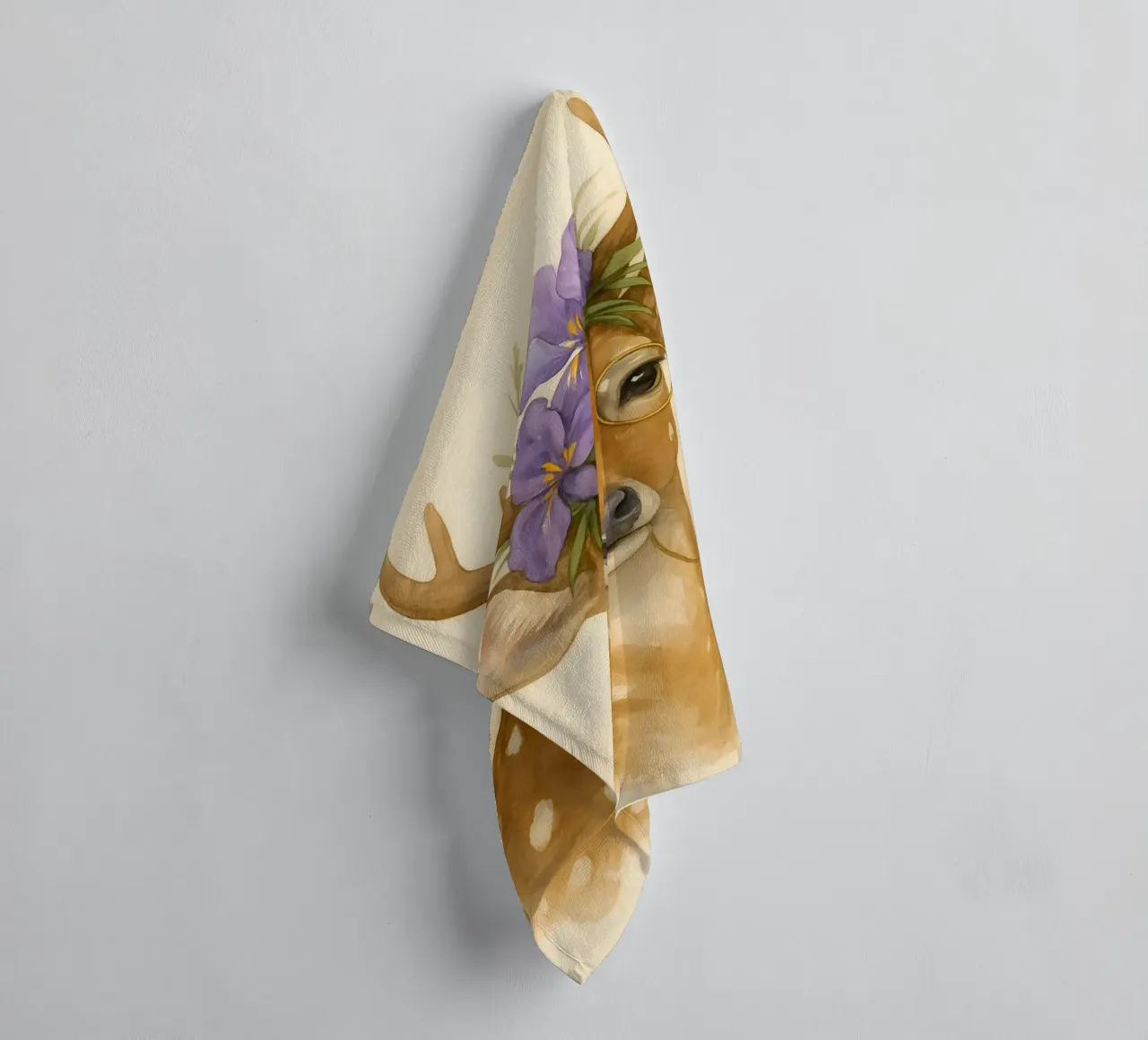 Iris Grace: L'aristocratica del bosco asciugamano da bagno da Graceful Desine