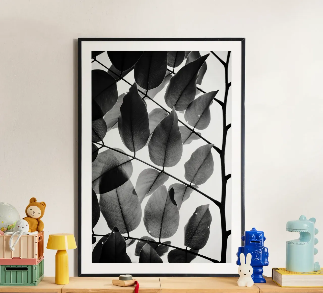 Rami e foglie II poster con telaio in plastica da Tal Paz-Fridman