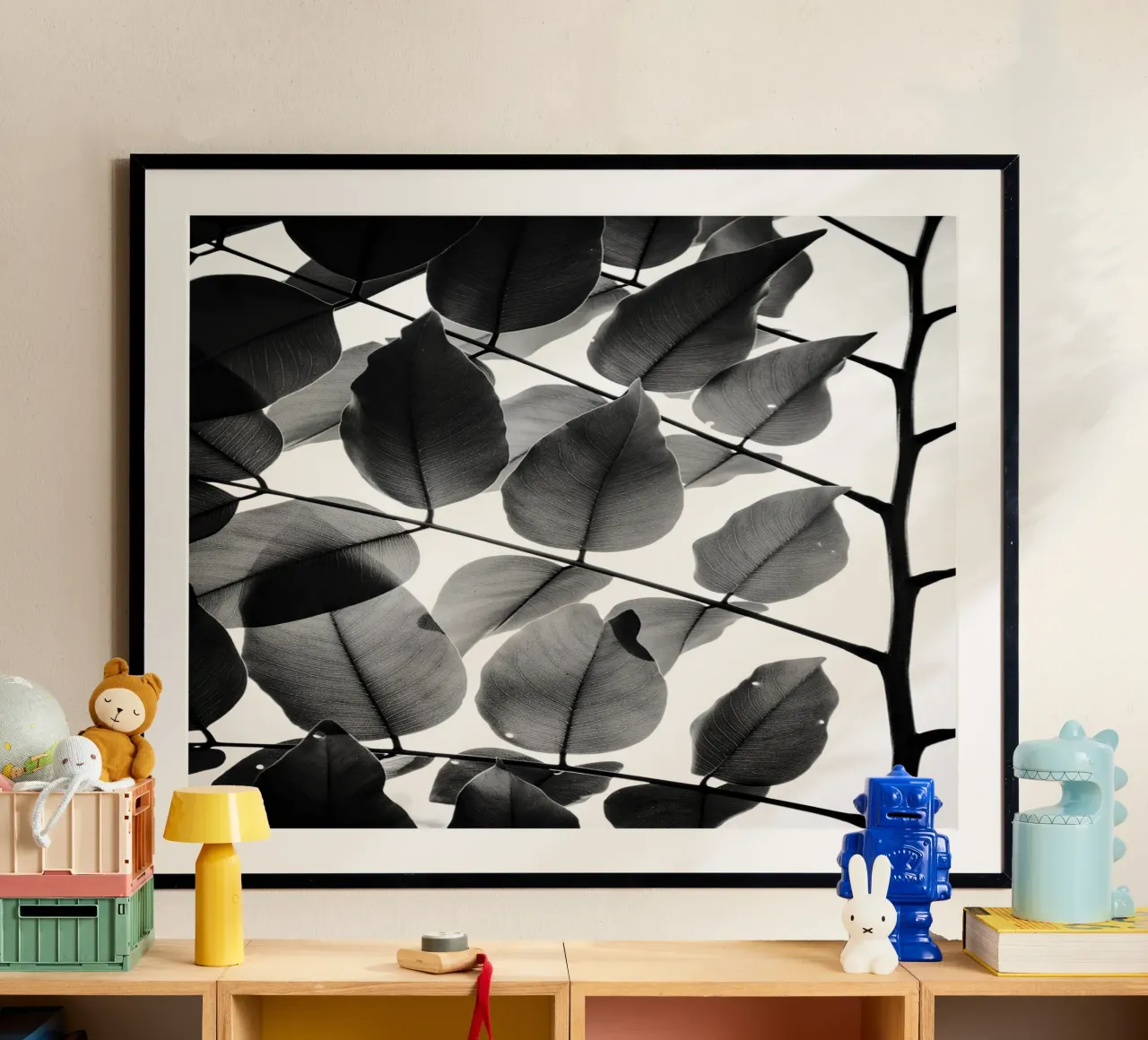 Rami e foglie II poster con telaio in plastica da Tal Paz-Fridman