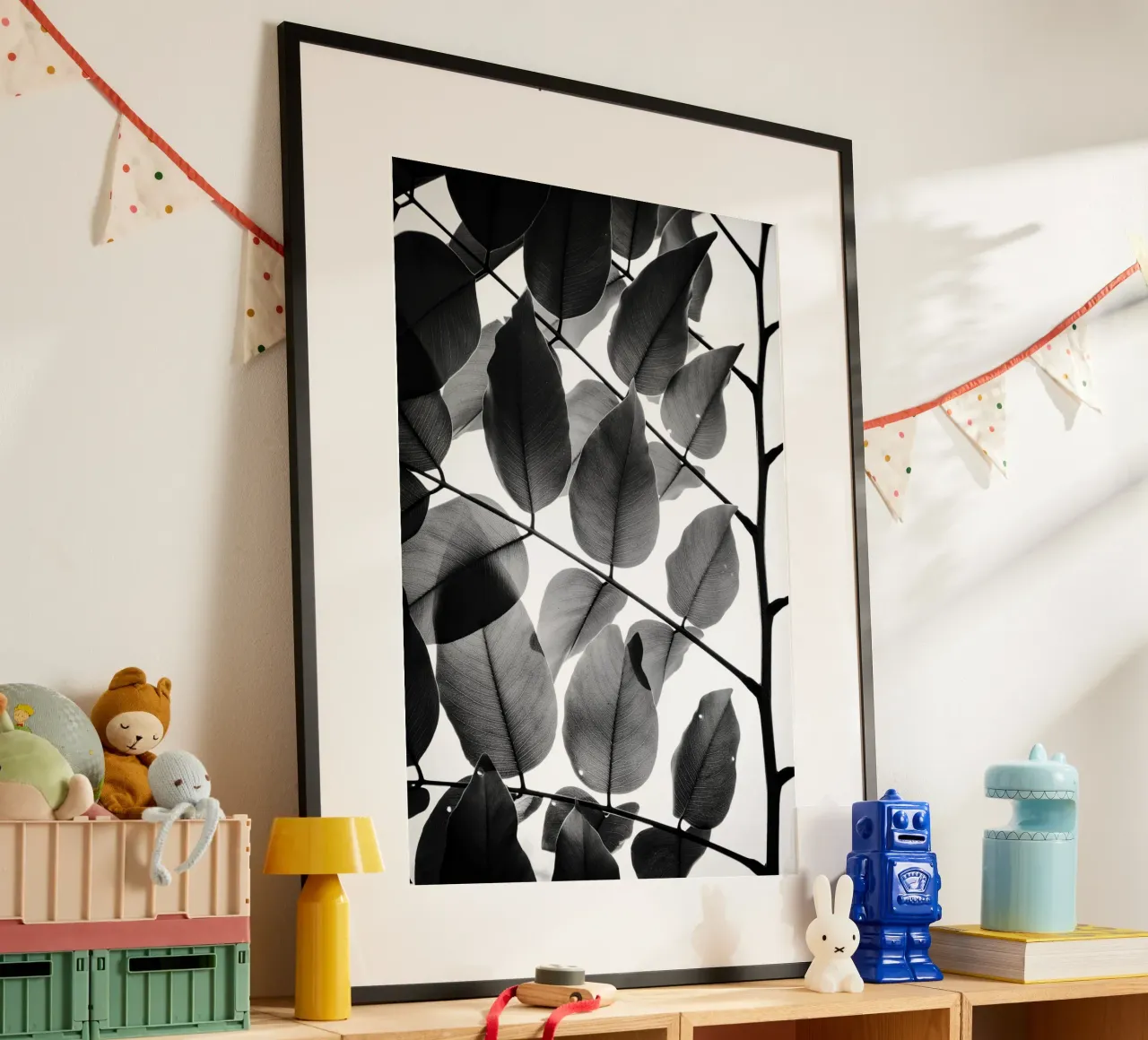 Rami e foglie II poster con telaio in plastica da Tal Paz-Fridman