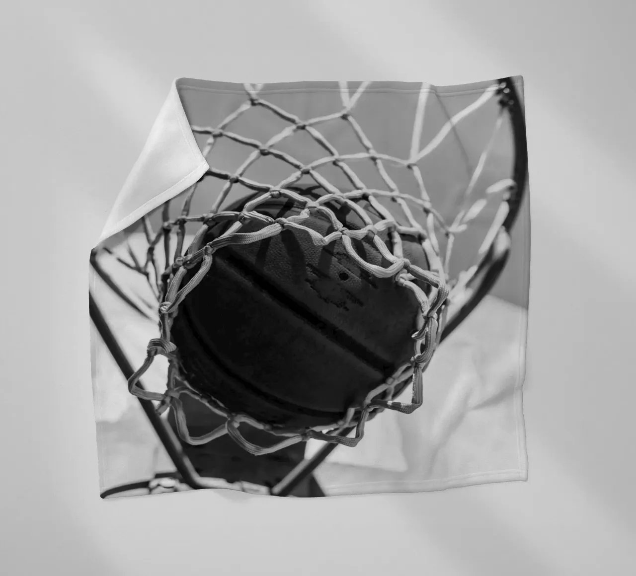 pallacanestro coperta in pile da Amber Hughes