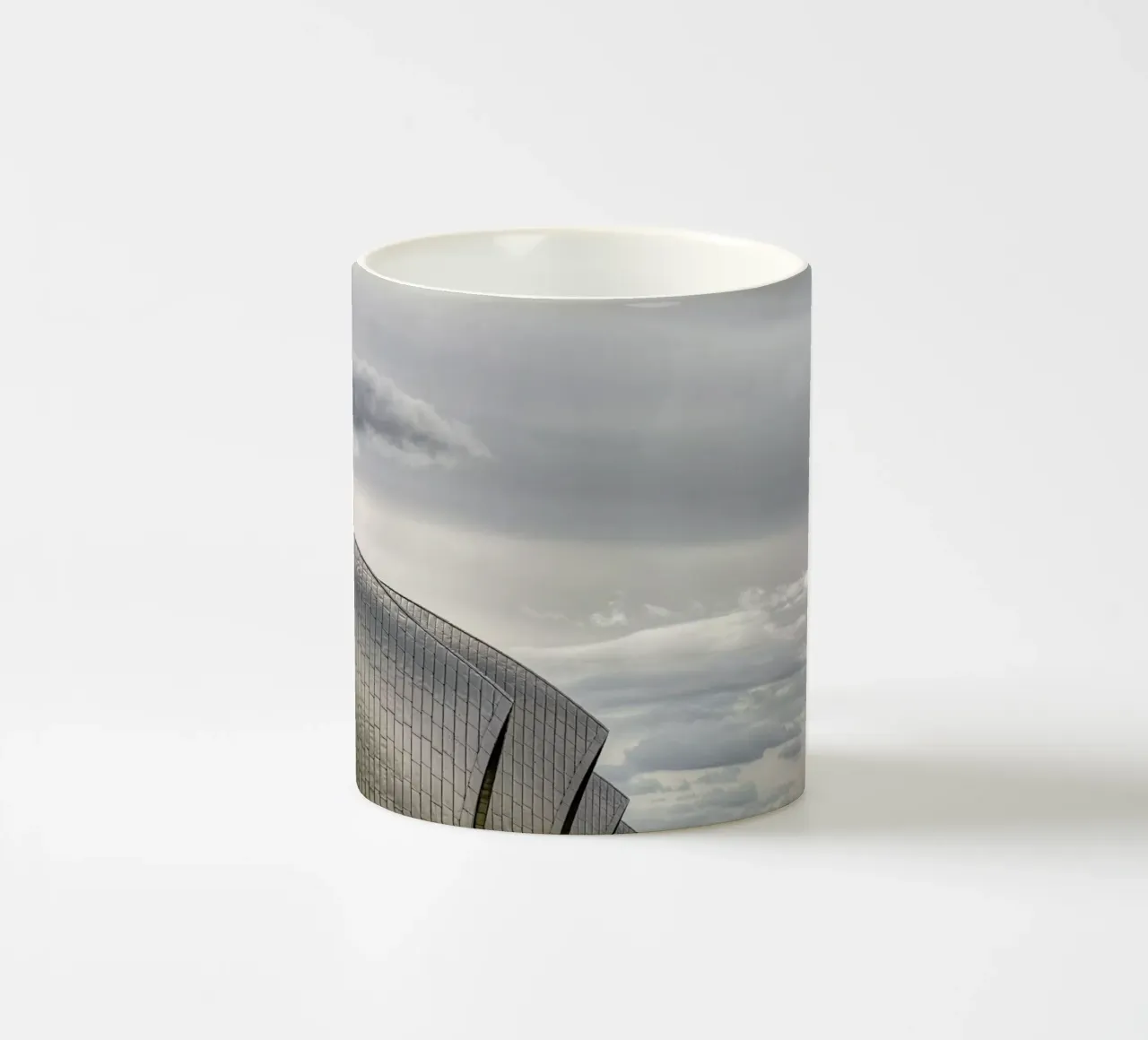 Thames Barrier No 2 tazza in ceramica da Michael Belhadi