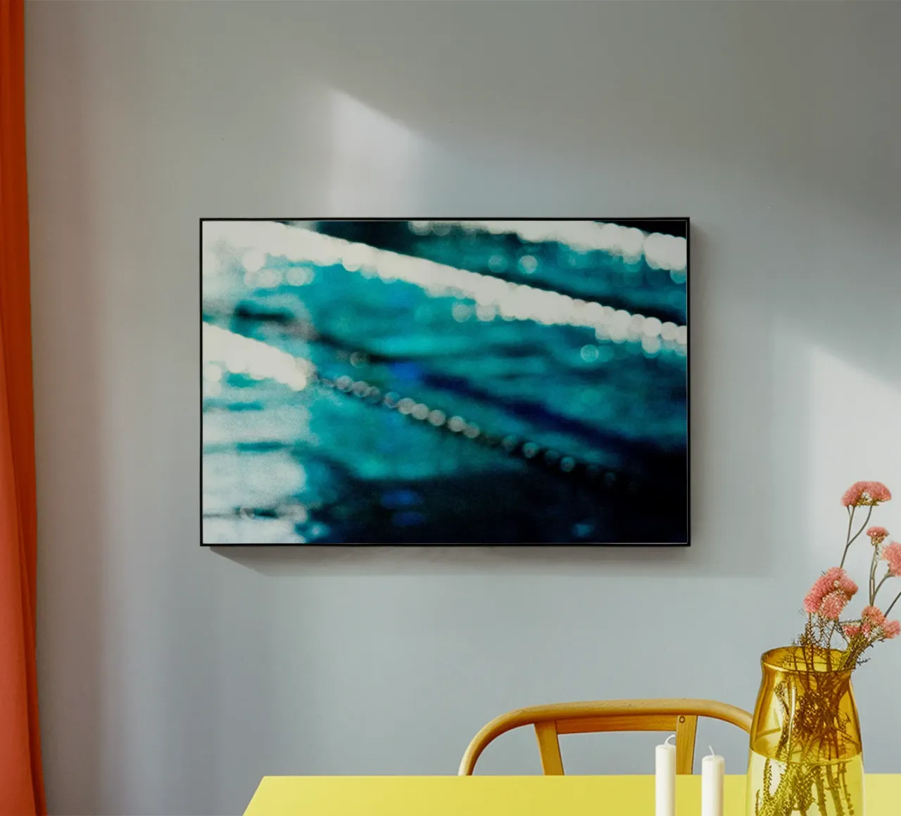 Piscina plexiglass da Tal Paz-Fridman