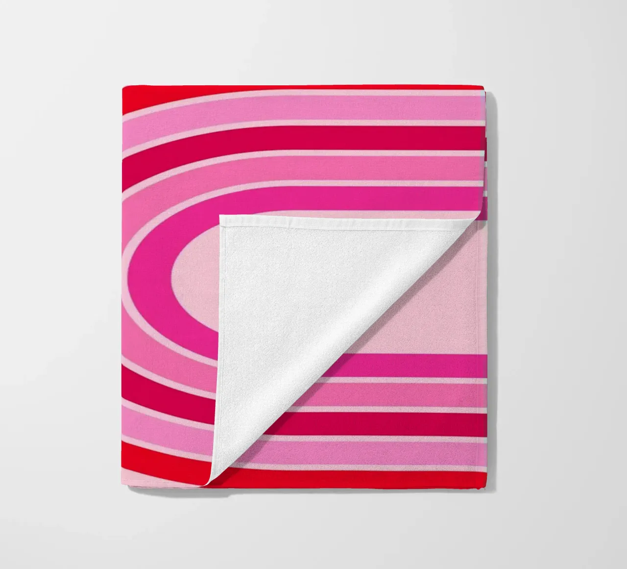 Linee curve retrò in audaci toni rosa e rossi telo mare da The Art Club